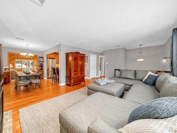 4 Richard Cir, Andover MA 01810