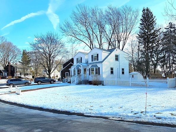 84 Cameron Rd, Norwood MA 02062