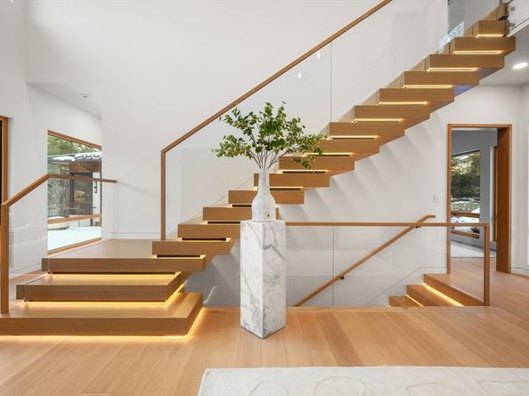 12 Robin Rd, Weston MA 02493