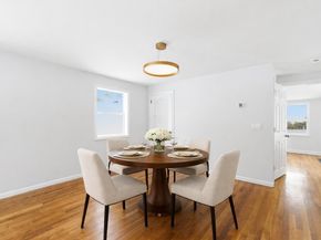 8 Sussex Ln, Worcester MA 01602