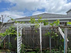 20 Ellington Rd, Quincy MA 02170