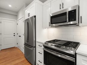 123-125 Centre St TH6, Boston MA 02124