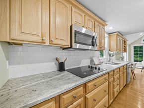 10 Preston Road, Lexington MA 02420