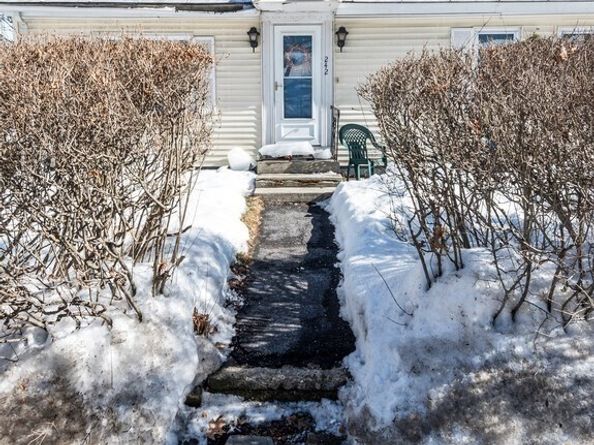 242 Pleasant Street, Leominster MA 01453