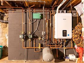 76 Business St, Boston MA 02136