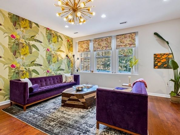 60 Glen Rd 108, Brookline MA 02445