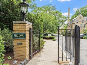 60 Glen Rd 108, Brookline MA 02445