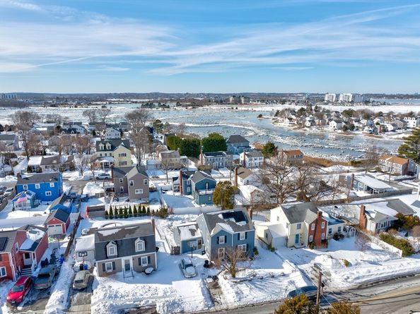865 E Squantum St, Quincy MA 02171