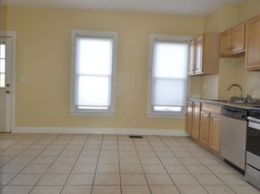 68 Elm St B, Marlborough MA 01752
