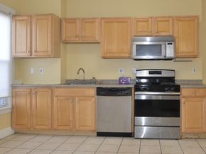 68 Elm St B, Marlborough MA 01752