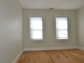 68 Elm St B, Marlborough MA 01752