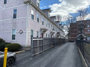 68 Elm St B, Marlborough MA 01752