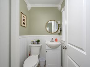 47 Academy Ave, Weymouth MA 02189