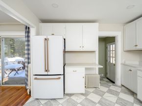 47 Academy Ave, Weymouth MA 02189