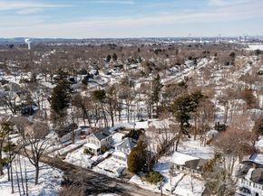 47 Academy Ave, Weymouth MA 02189