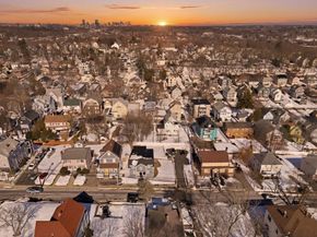 498 Beech St, Boston MA 02131