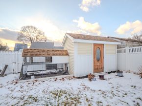33 Lakeside Dr, Shrewsbury MA 01545
