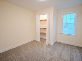 33 Lakeside Dr, Shrewsbury MA 01545