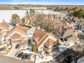 47 Pointe Rok Dr 47, Worcester MA 01604