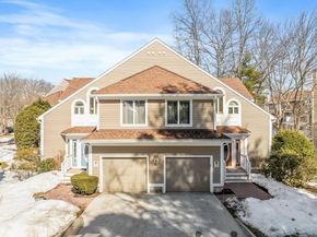 47 Pointe Rok Dr 47, Worcester MA 01604