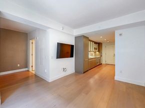 100 Lovejoy Wharf 5Q, Boston MA 02114