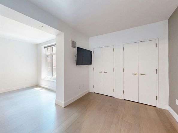 100 Lovejoy Wharf 5Q, Boston MA 02114