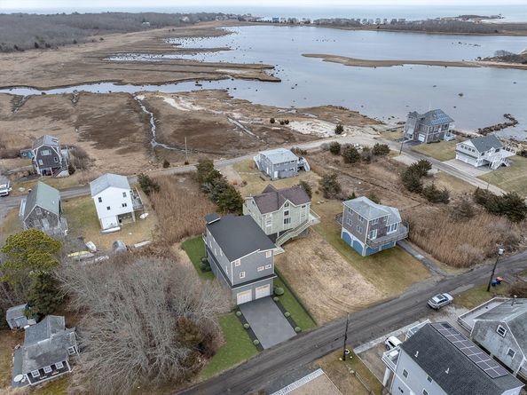 8 Channel St, Mattapoisett MA 02739