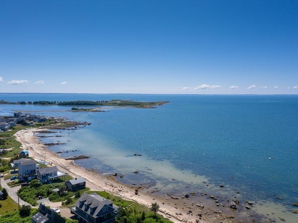 8 Channel St, Mattapoisett MA 02739