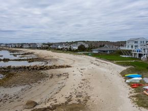 8 Channel St, Mattapoisett MA 02739