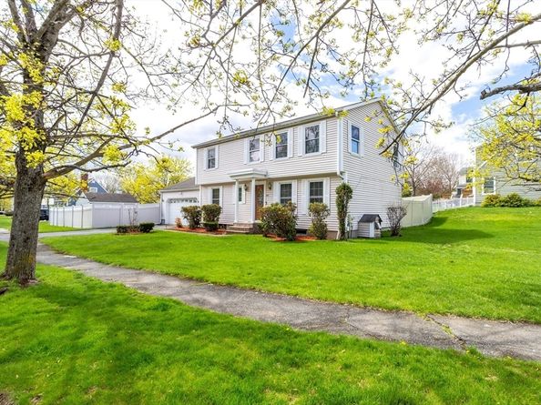 100 Shawna St, Fitchburg MA 01420