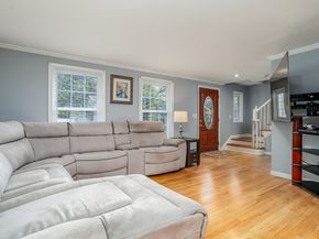 100 Shawna St, Fitchburg MA 01420