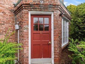 39 Commonwealth Ave 11, Newton MA 02467