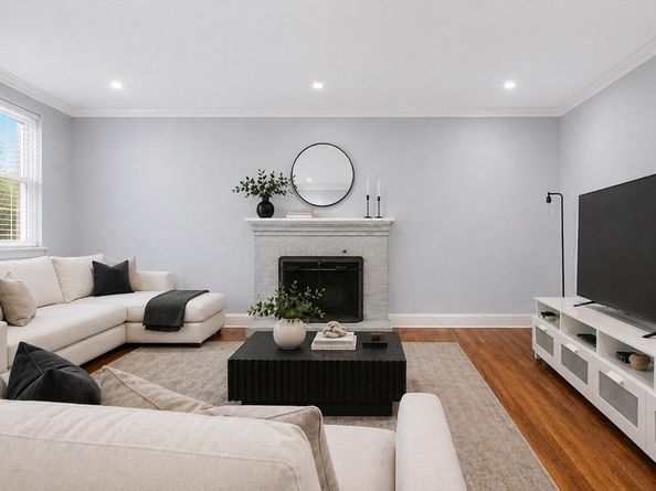 39 Commonwealth Ave 11, Newton MA 02467