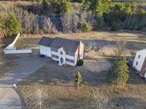 43 Mohawk Dr, Gardner MA 01440