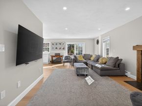 43 Mohawk Dr, Gardner MA 01440