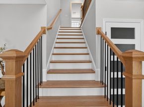 43 Mohawk Dr, Gardner MA 01440