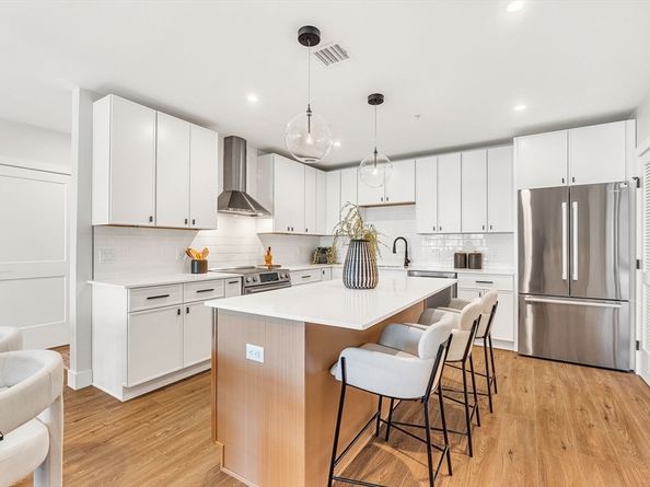 20 Audubon Way 405, Canton MA 02021