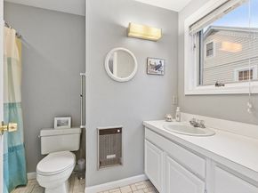 31 Barnard Rd, Worcester MA 01605