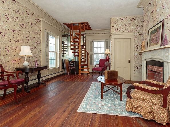 72 College Ave, Medford MA 02155