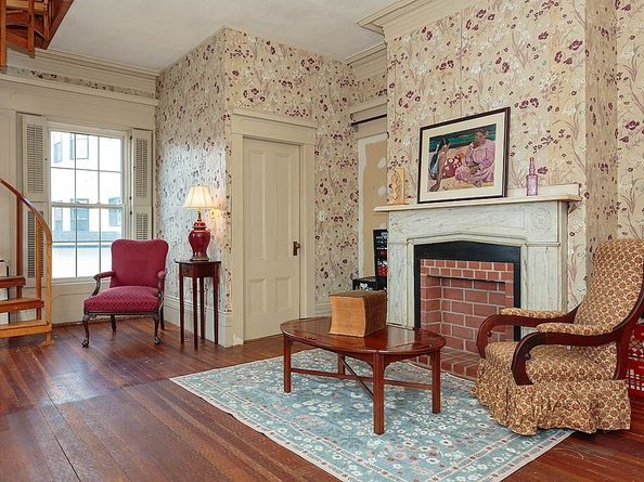 72 College Ave, Medford MA 02155