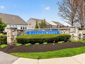 1 Francis Drive 309, Andover MA 01810