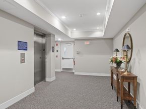 1 Francis Drive 309, Andover MA 01810