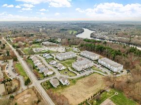 1 Francis Drive 309, Andover MA 01810