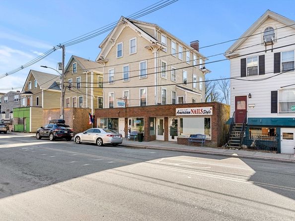126 Pleasant St, Marblehead MA 01945