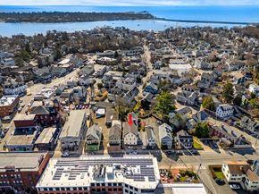 126 Pleasant St, Marblehead MA 01945