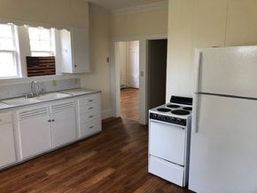 126 Pleasant St, Marblehead MA 01945