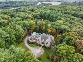 8 Stratford Way, Lincoln MA 01773