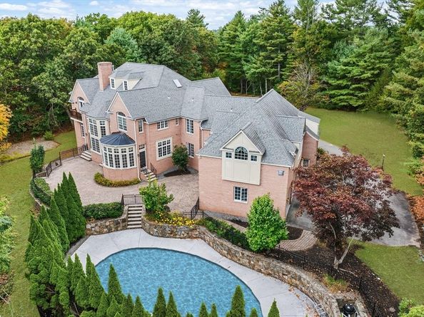 8 Stratford Way, Lincoln MA 01773