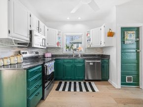17 Vale Rd, Wakefield MA 01880