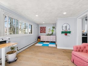 17 Vale Rd, Wakefield MA 01880